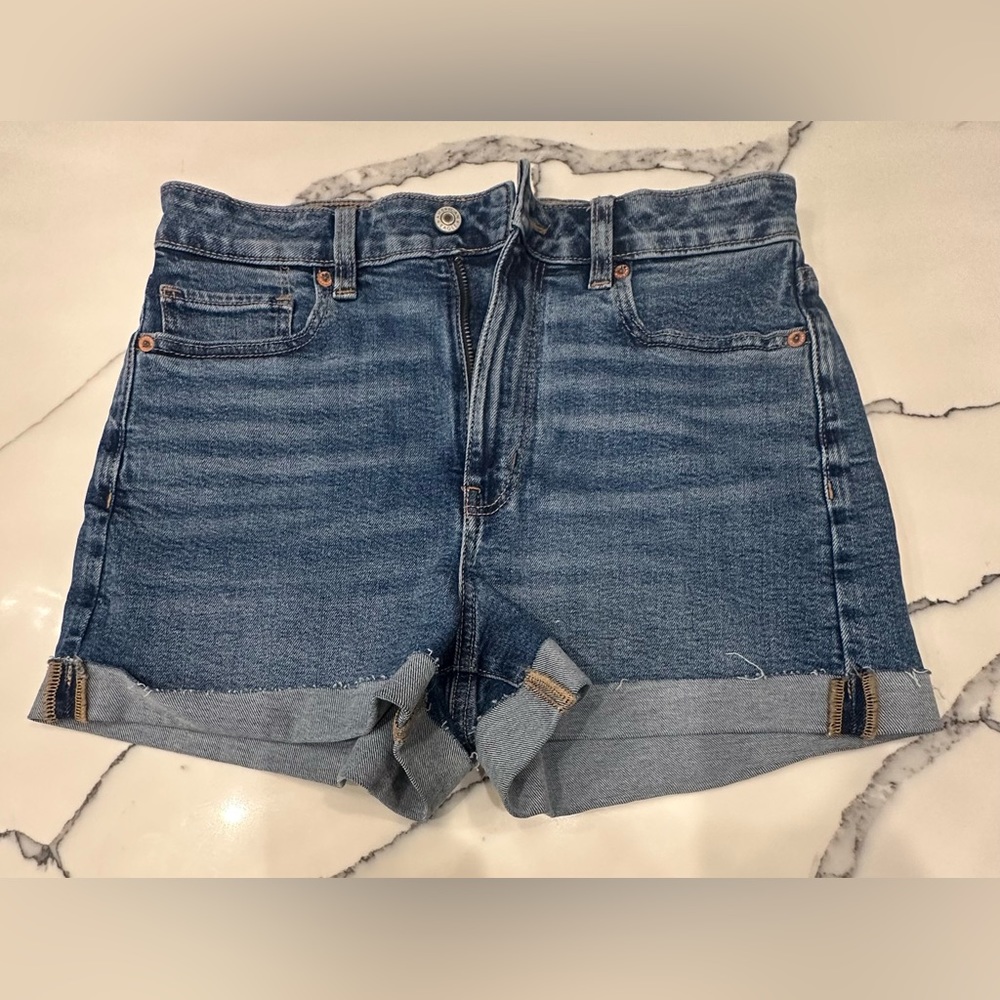 NWT American Eagle Mom Shorts size 6